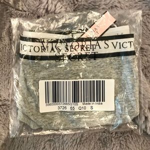 🎀NWT🎀 VS New Logo Cheeky Panty